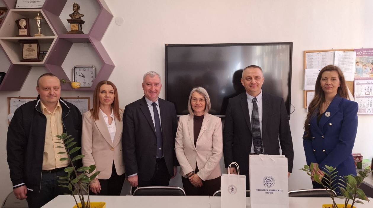 Вдъхновение, наука и бъдеще: представители на Технически университет – Габрово гостуваха в СУ „Алеко Константинов“